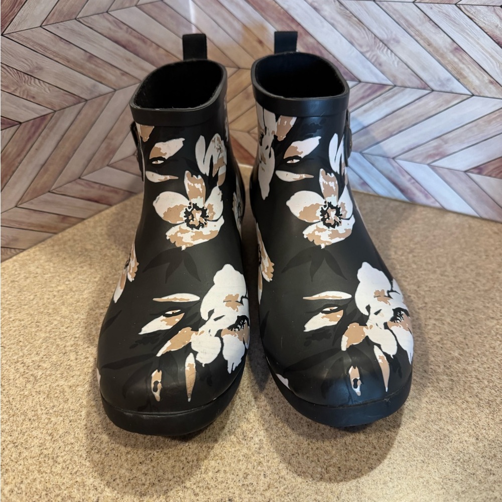 Size 10 Chooka Downtown Rosa  Shortie black rain boots - Picture 4 of 8